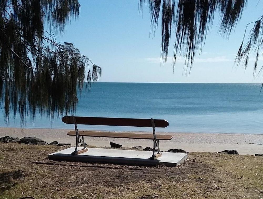 Tower Court Motel - Adults Only Haven Hervey Bay Bagian luar foto