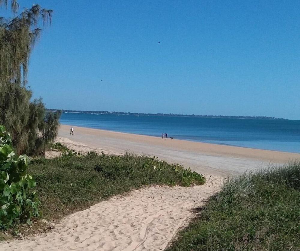 Tower Court Motel - Adults Only Haven Hervey Bay Bagian luar foto