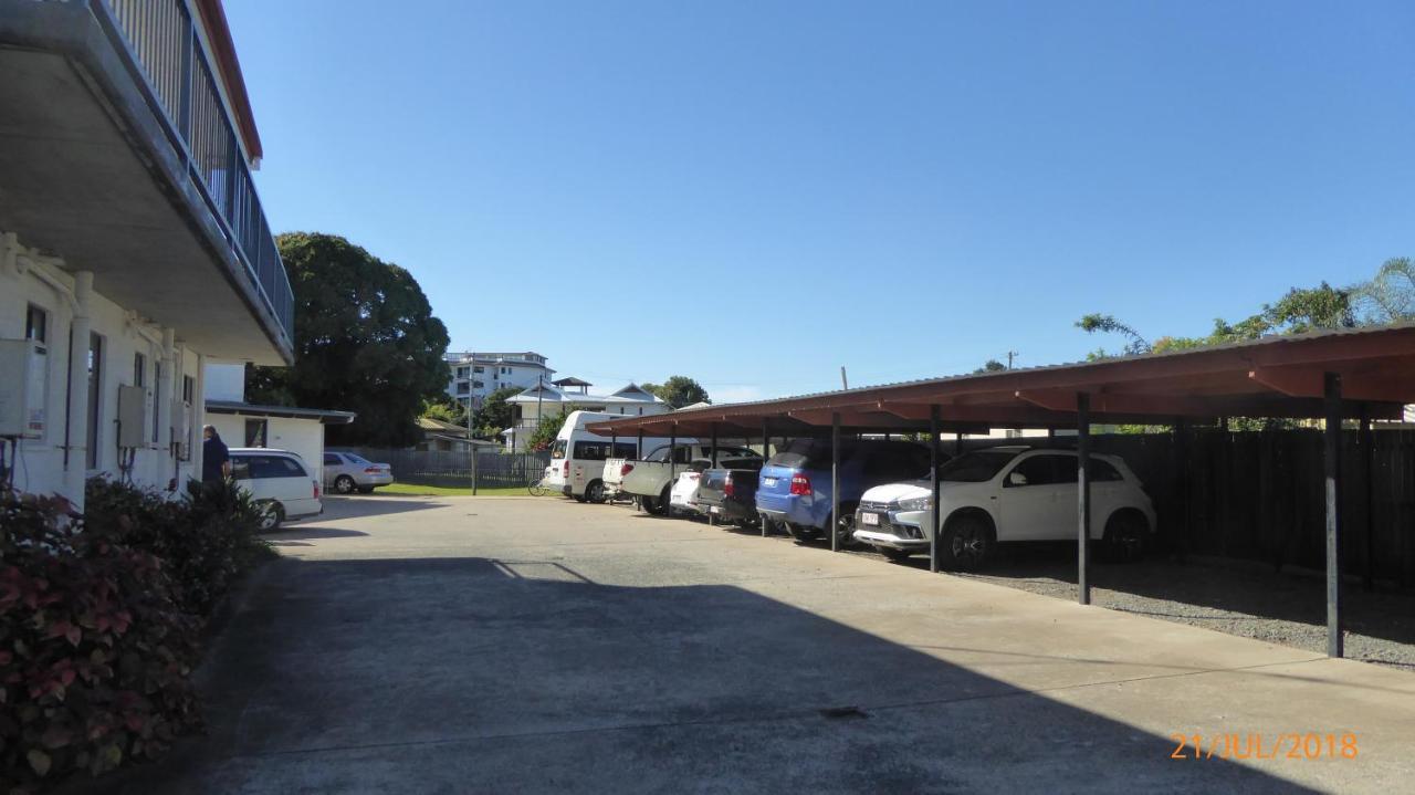 Tower Court Motel - Adults Only Haven Hervey Bay Bagian luar foto