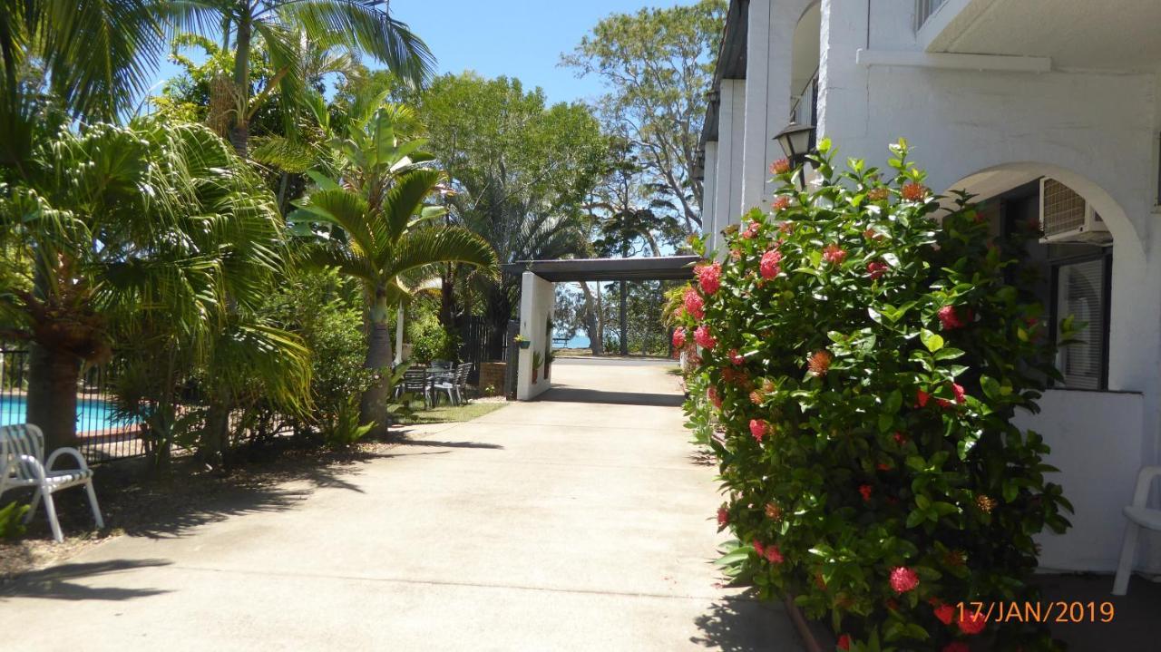Tower Court Motel - Adults Only Haven Hervey Bay Bagian luar foto