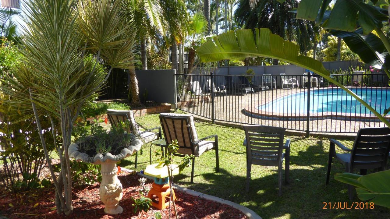 Tower Court Motel - Adults Only Haven Hervey Bay Bagian luar foto