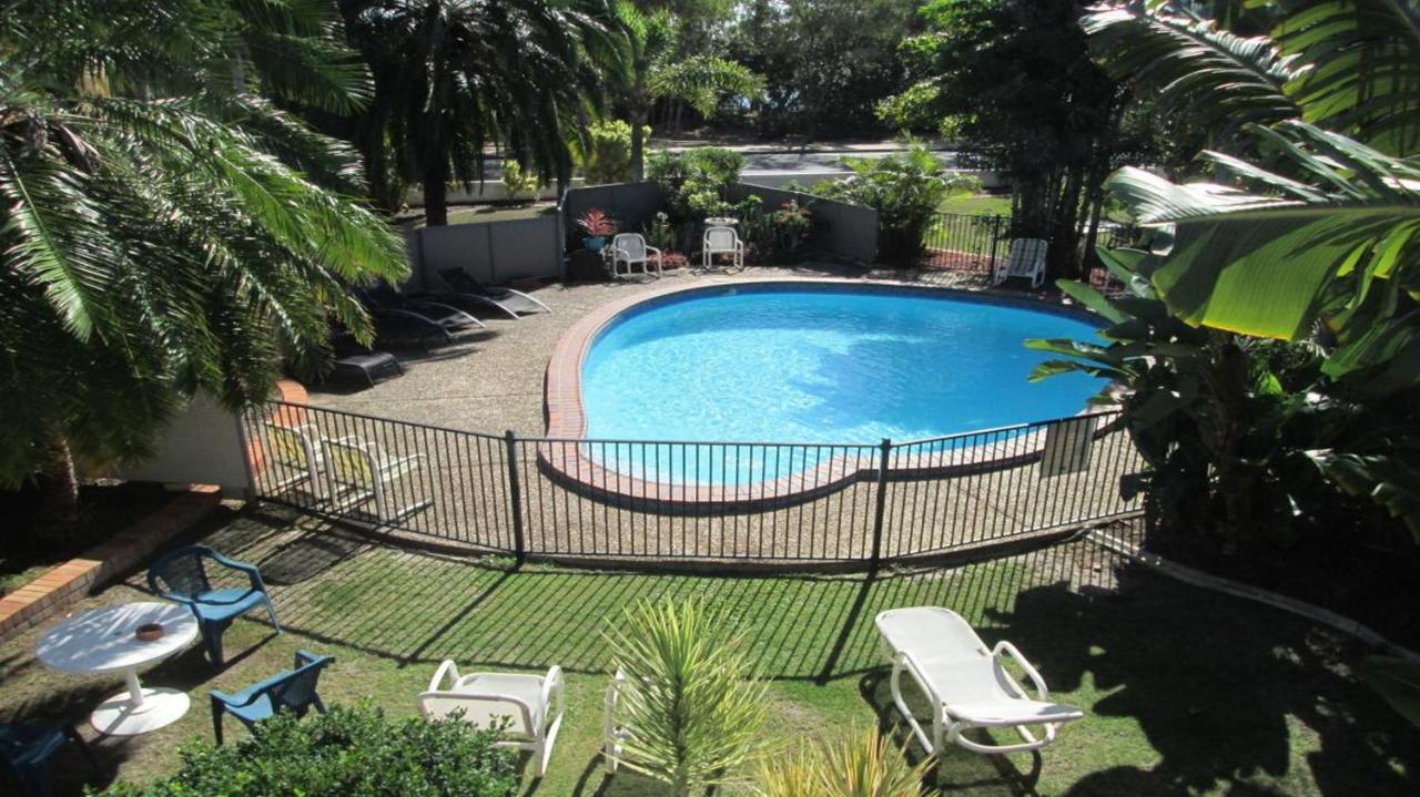 Tower Court Motel - Adults Only Haven Hervey Bay Bagian luar foto