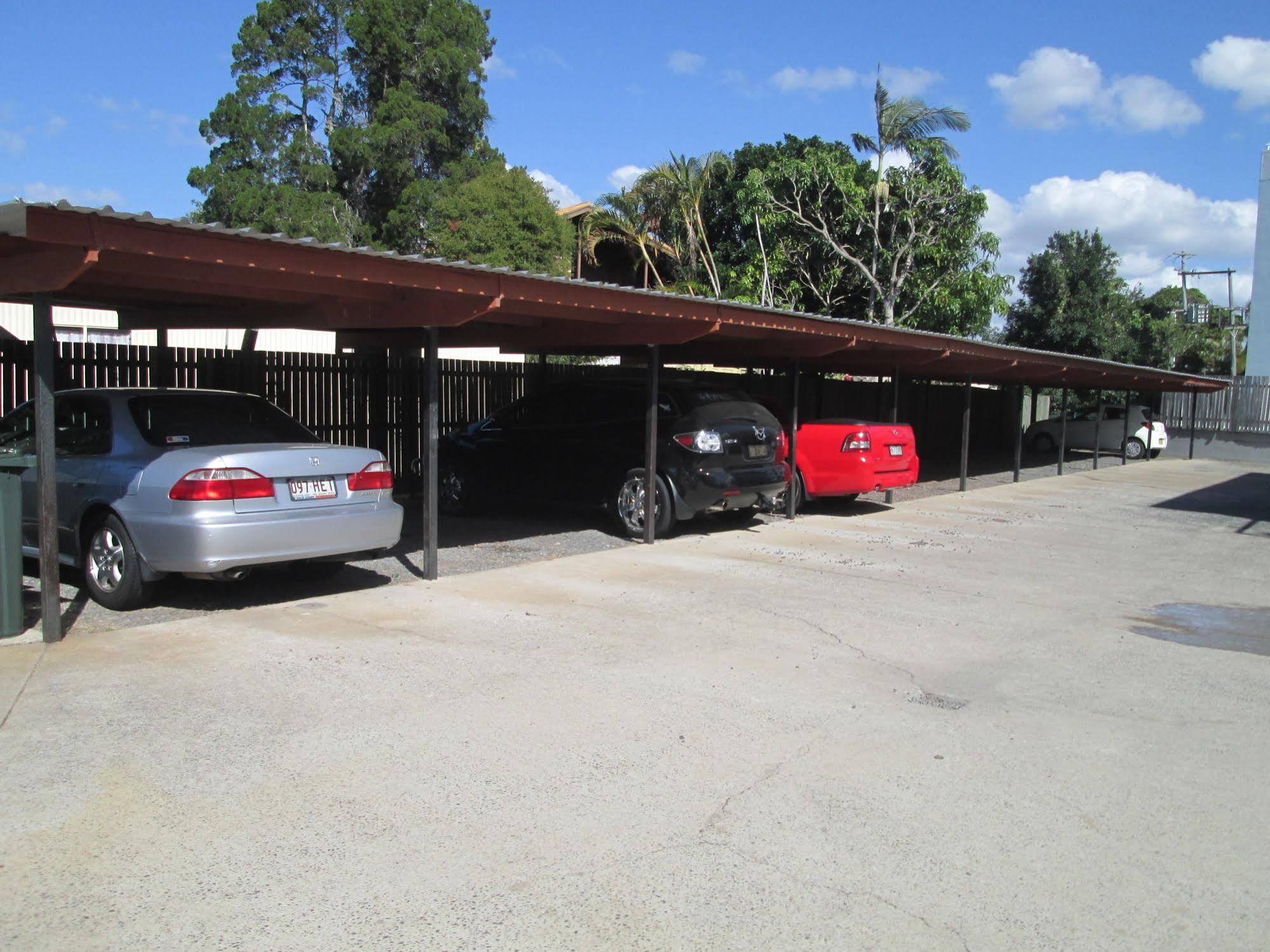 Tower Court Motel - Adults Only Haven Hervey Bay Bagian luar foto